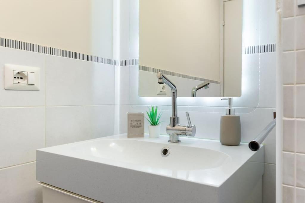 Historical Suite - Pieno Centro - Porta Nuova- Piazza Castello Torino Eksteriør billede